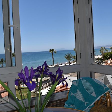 Fantastic Studio - Beachfront Apartment Torrox Exterior photo