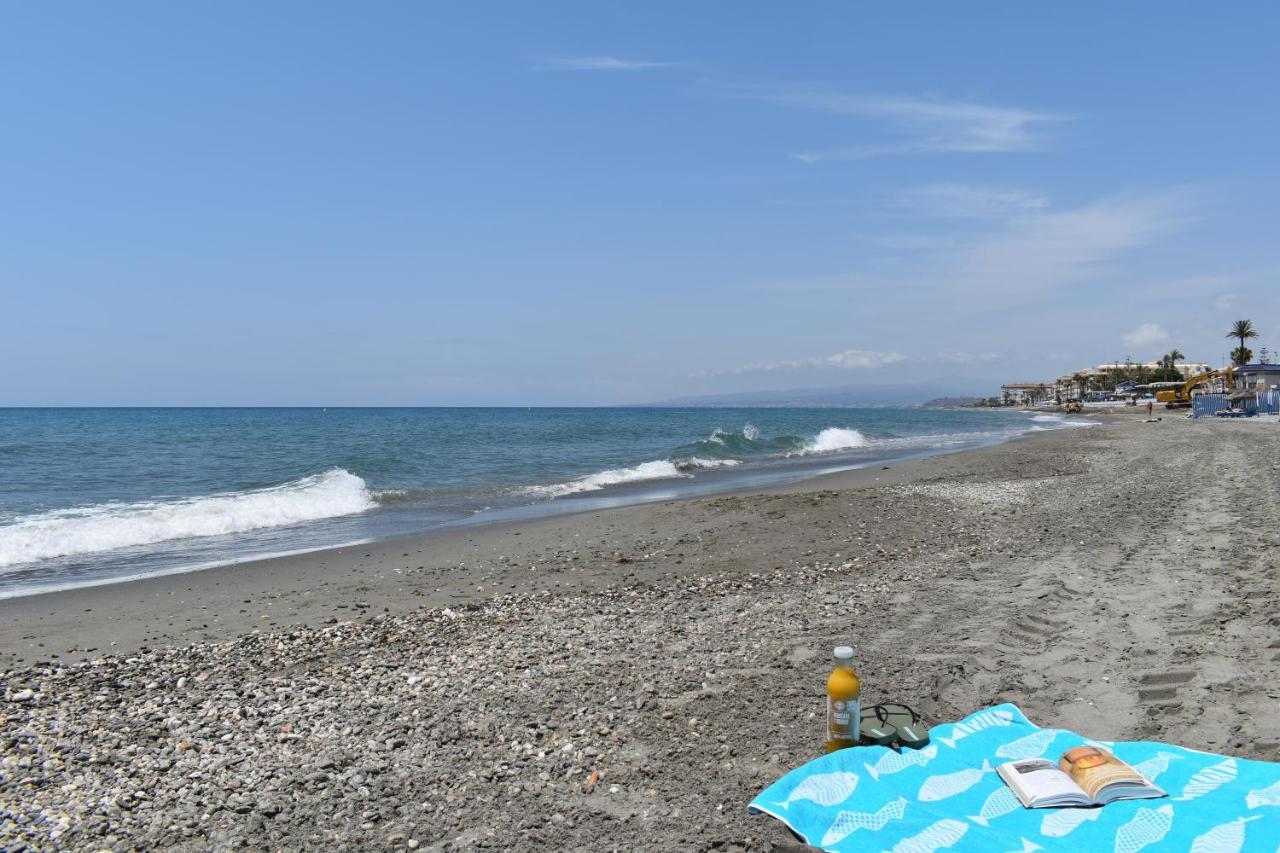 Fantastic Studio - Beachfront Apartment Torrox Exterior photo