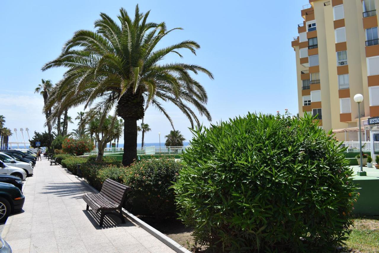 Fantastic Studio - Beachfront Apartment Torrox Exterior photo