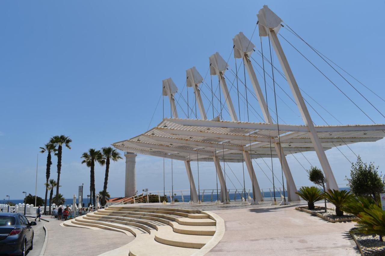 Fantastic Studio - Beachfront Apartment Torrox Exterior photo