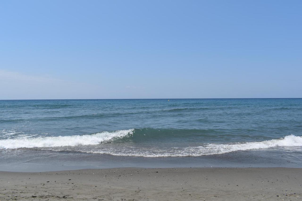 Fantastic Studio - Beachfront Apartment Torrox Exterior photo