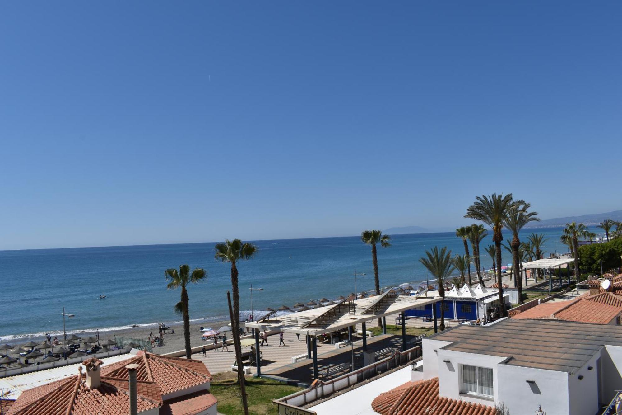 Fantastic Studio - Beachfront Apartment Torrox Exterior photo