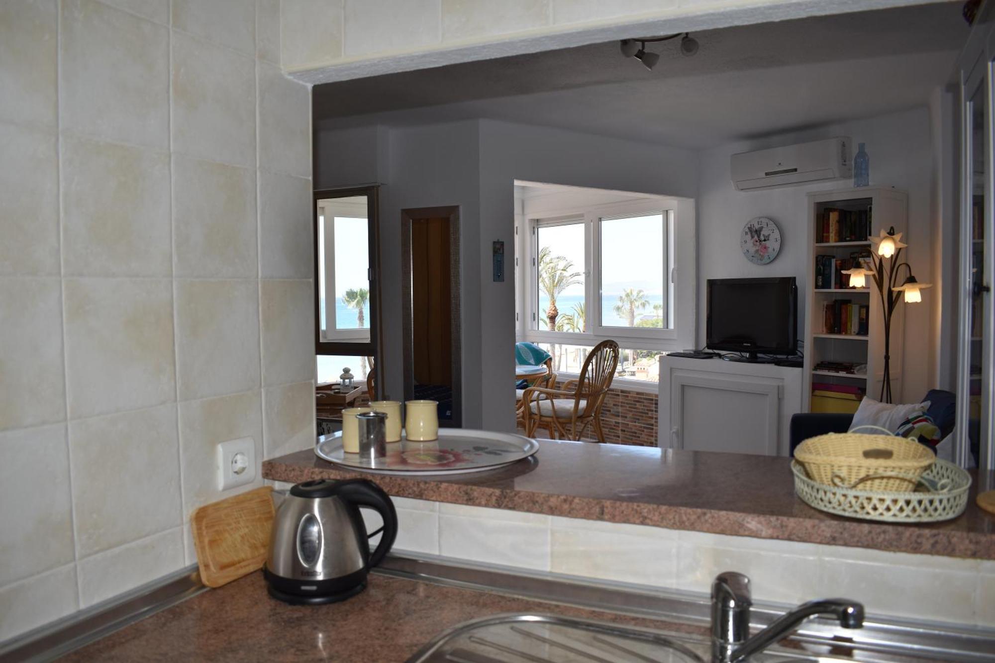 Fantastic Studio - Beachfront Apartment Torrox Exterior photo